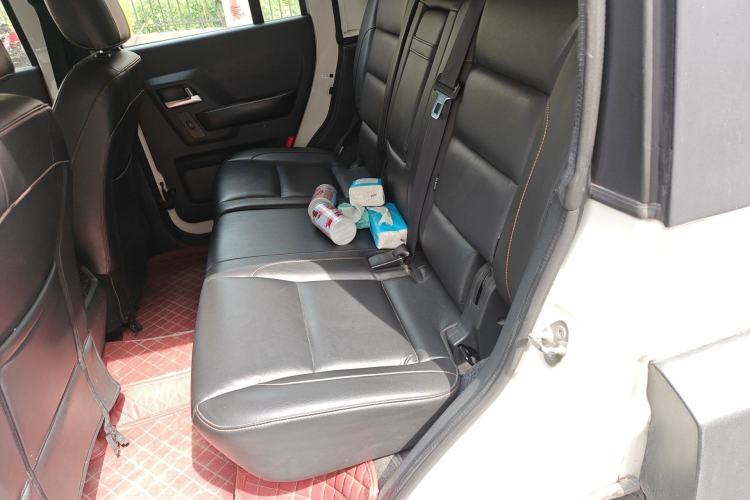 Used BAIC Off-Road BJ40 2016 40L 2.0T Manual All-Wheel Drive Prestige Edition Left Rear Seat