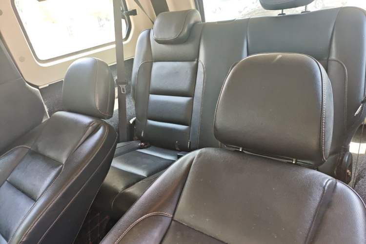 Used BAIC Off-Road BJ40 2016 2.0T Manual Four-Wheel Drive Prestige Edition Left Rear Seat