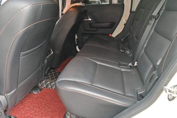 Used BAIC Off-Road BJ40 2016 40L 2.3T Automatic All-Wheel Drive Premium Edition Left Rear Seat