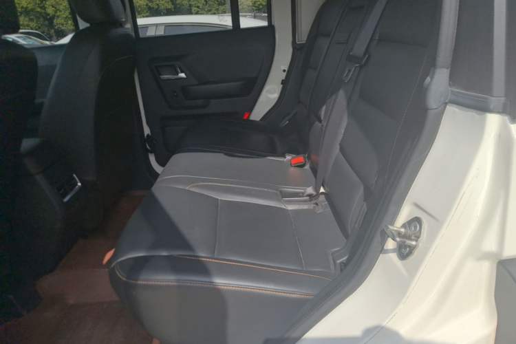 Used BAIC Off-Road BJ40 2016 40L 2.3T Automatic All-Wheel Drive Premium Edition Left Rear Seat