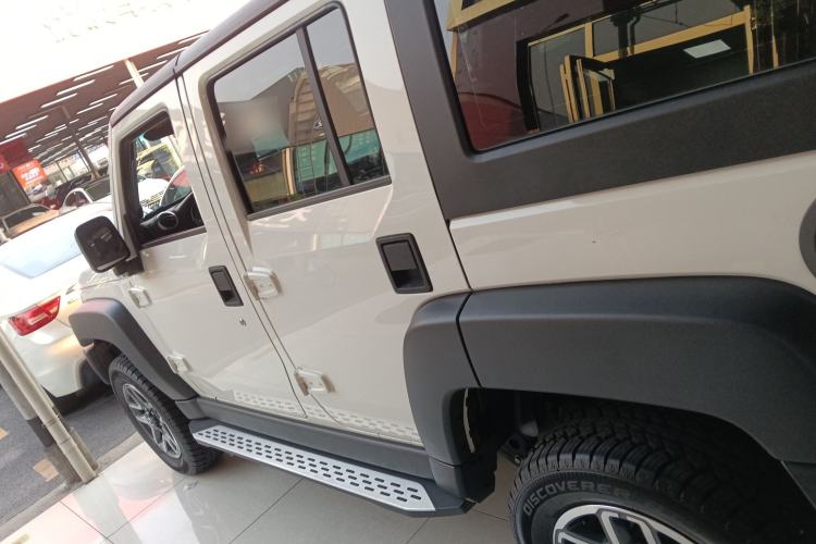 Used BAIC Off-Road BJ40 2016 40L 2.3T Automatic All-Wheel Drive Premium Edition Left Side
