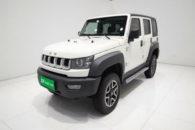 Używany BAIC Off-Road BJ40 2016 40L 2.3T Automatic All-Wheel Drive Premium Edition