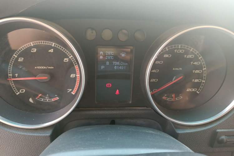 Used BAIC Off-Road BJ40 2016 40L 2.3T Automatic All-Wheel Drive Premium Edition Odometer Close Up
