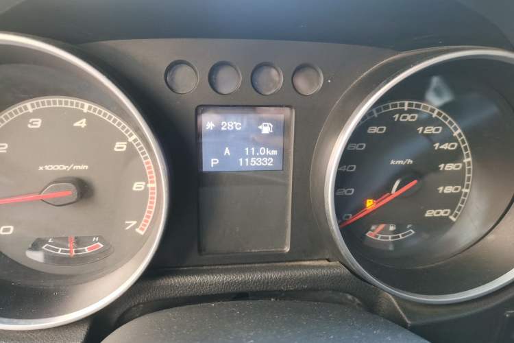 Used BAIC Off-Road BJ40 2016 40L 2.3T Automatic All-Wheel Drive Premium Edition Odometer Close Up