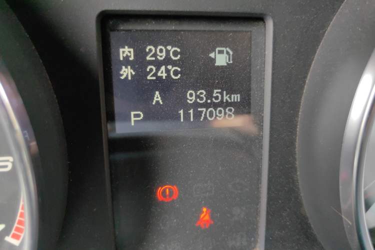 Used BAIC Off-Road BJ40 2016 40L 2.3T Automatic All-Wheel Drive Premium Edition Odometer Close Up