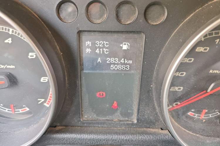 Used BAIC Off-Road BJ40 2016 2.0T Manual Four-Wheel Drive Prestige Edition Odometer Close Up