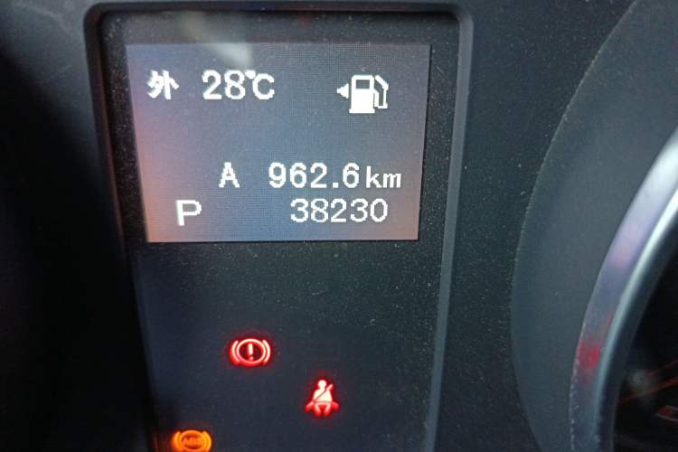 Used BAIC Off-Road BJ40 2016 2.3T Automatic Two-Wheel Drive Prestige Edition Odometer Close Up