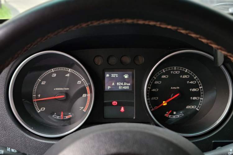 Used BAIC Off-Road BJ40 2016 40L 2.3T Automatic All-Wheel Drive Premium Edition Odometer Close Up