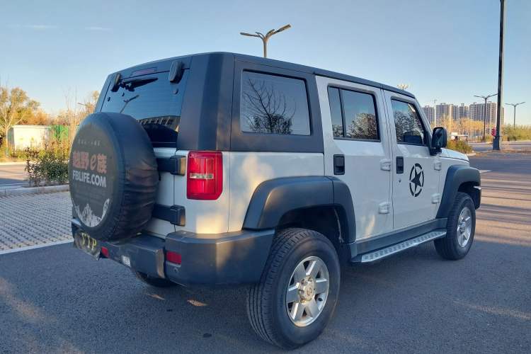 Used BAIC Off-Road BJ40 2016 40L 2.0T Manual Two-Wheel Drive Luxury Edition Rear Right 45 Deg