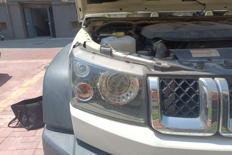 Used BAIC Off-Road BJ40 2016 40L 2.3T Automatic All-Wheel Drive Premium Edition Right Front Headlight