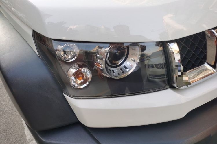 Used BAIC Off-Road BJ40 2016 40L 2.3T Automatic All-Wheel Drive Premium Edition Right Front Headlight