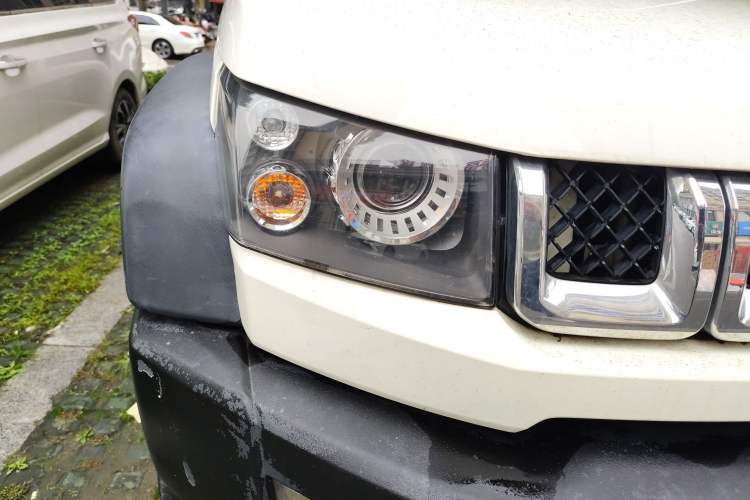 Used BAIC Off-Road BJ40 2016 40L 2.0T Manual All-Wheel Drive Prestige Edition Right Front Headlight