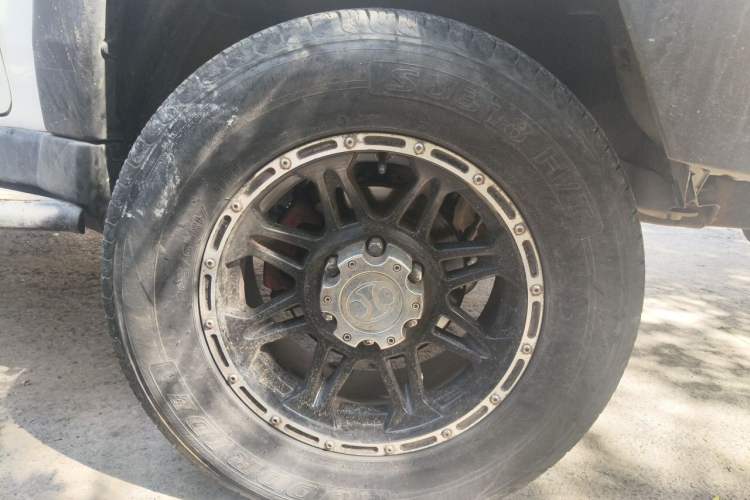 Used BAIC Off-Road BJ40 2016 40L 2.3T Automatic All-Wheel Drive Premium Edition Right Front Wheel Hub