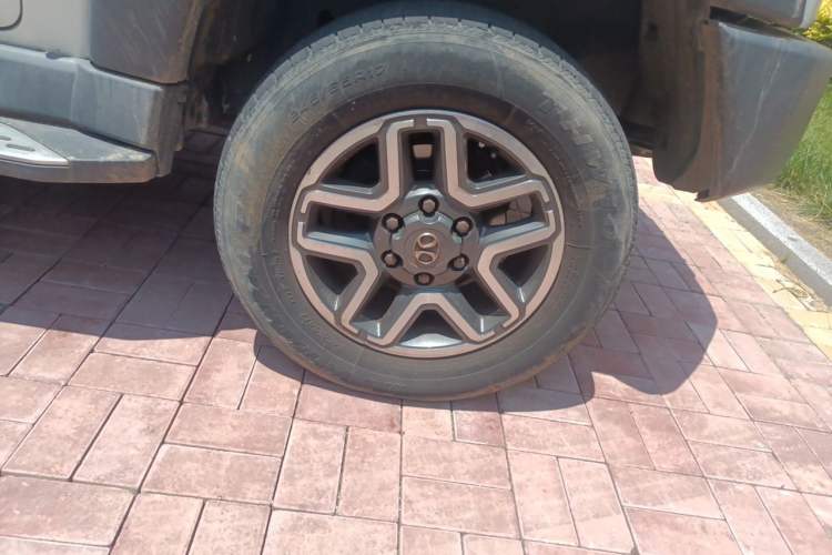 Used BAIC Off-Road BJ40 2016 40L 2.3T Automatic All-Wheel Drive Premium Edition Right Front Wheel Hub