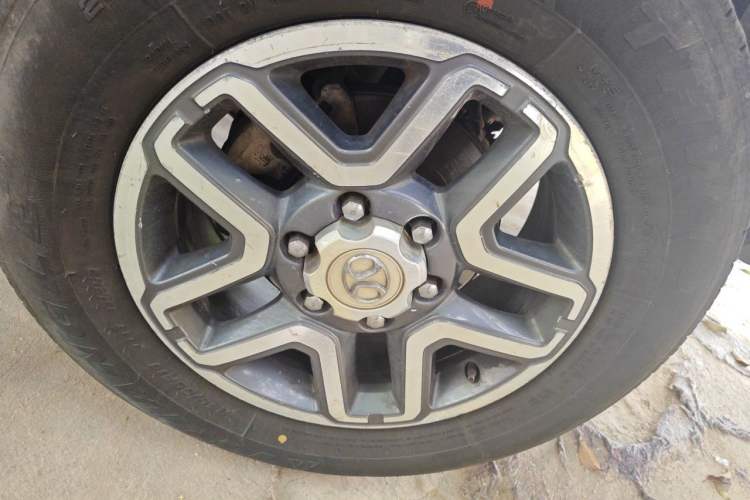 Used BAIC Off-Road BJ40 2016 40L 2.3T Automatic All-Wheel Drive Premium Edition Right Front Wheel Hub