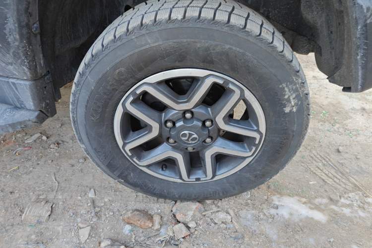 Used BAIC Off-Road BJ40 2016 40L 2.3T Automatic All-Wheel Drive Premium Edition Right Front Wheel Hub