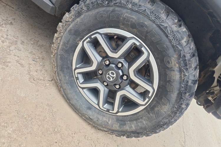 Used BAIC Off-Road BJ40 2016 40L 2.3T Automatic All-Wheel Drive Premium Edition Right Front Wheel Hub