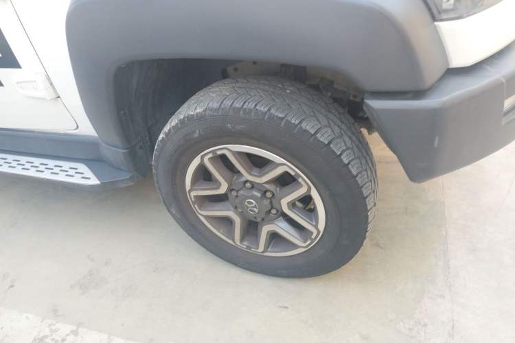 Used BAIC Off-Road BJ40 2016 40L 2.3T Automatic All-Wheel Drive Premium Edition Right Front Wheel Hub