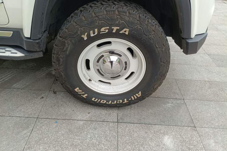Used BAIC Off-Road BJ40 2016 40L 2.3T Automatic All-Wheel Drive Premium Edition Right Front Wheel Hub