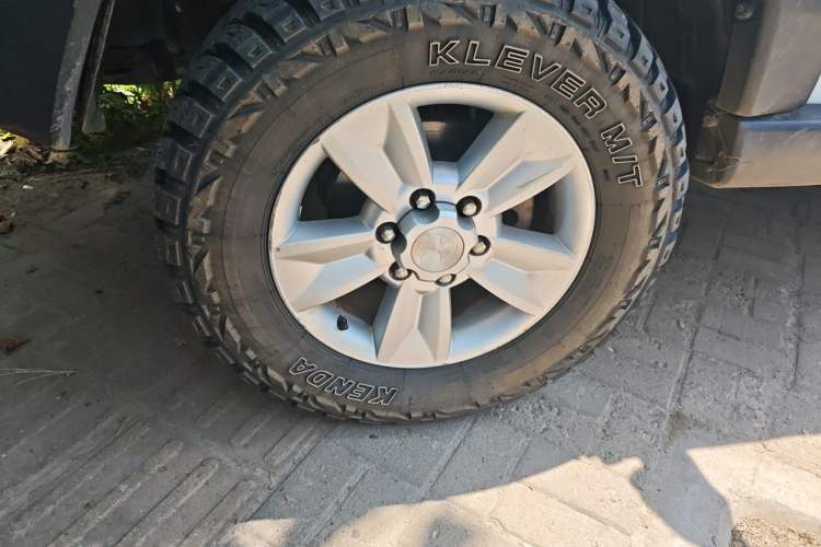 Used BAIC Off-Road BJ40 2016 2.0T Manual Four-Wheel Drive Prestige Edition Right Front Wheel Hub