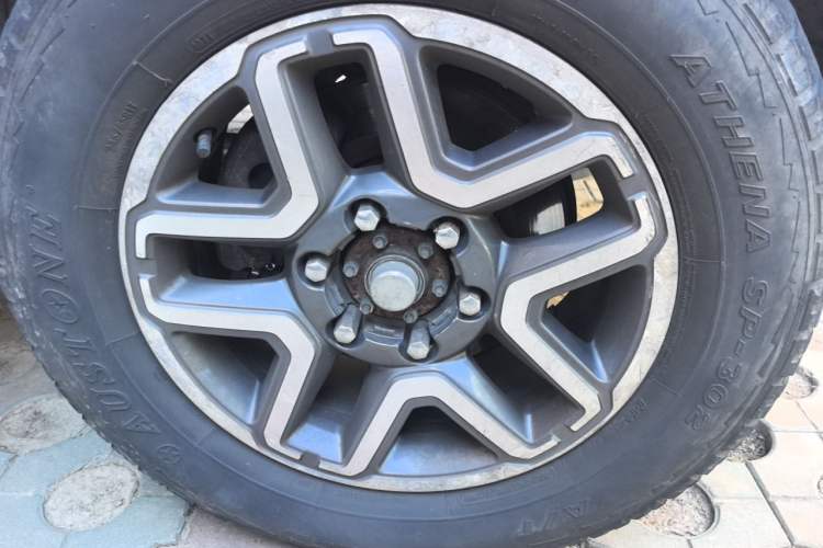 Used BAIC Off-Road BJ40 2016 40L 2.3T Automatic All-Wheel Drive Premium Edition Right Front Wheel Hub