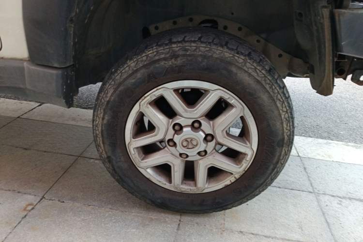 Used BAIC Off-Road BJ40 2016 2.3T Automatic Two-Wheel Drive Prestige Edition Right Front Wheel Hub