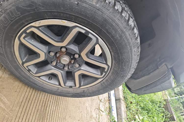 Used BAIC Off-Road BJ40 2016 40L 2.3T Automatic All-Wheel Drive Premium Edition Right Front Wheel Hub