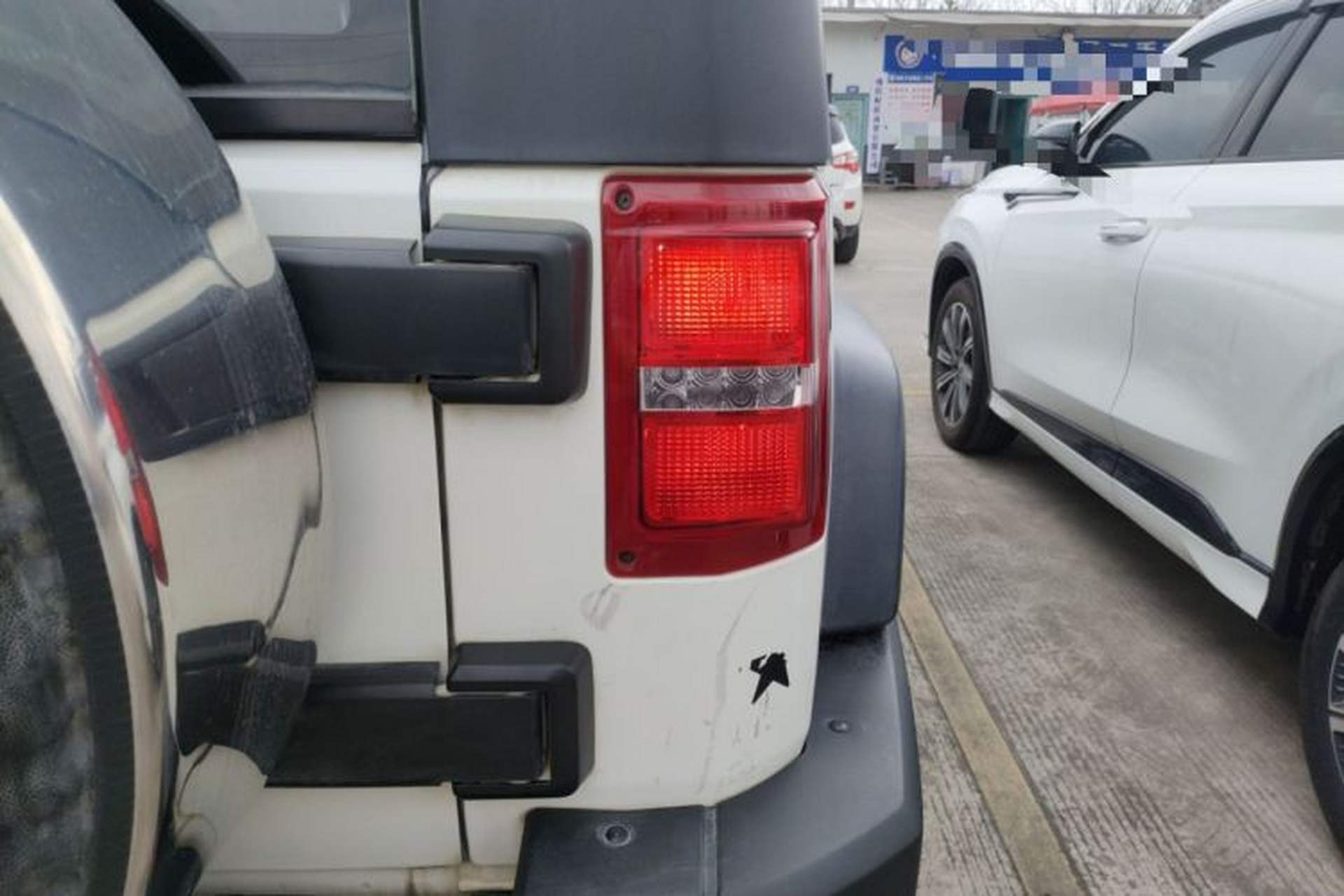 Used BAIC Off-Road BJ40 2016 40L 2.0T Manual All-Wheel Drive Prestige Edition Right Rear Taillight