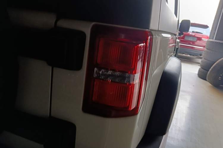 Used BAIC Off-Road BJ40 2016 40L 2.3T Automatic All-Wheel Drive Premium Edition Right Rear Taillight