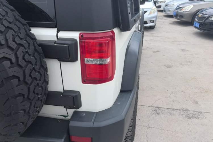 Used BAIC Off-Road BJ40 2016 40L 2.3T Automatic All-Wheel Drive Premium Edition Right Rear Taillight