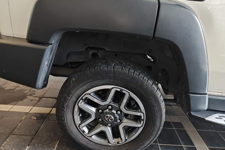 Used BAIC Off-Road BJ40 2016 40L 2.3T Automatic All-Wheel Drive Premium Edition Right Rear Wheel Hub