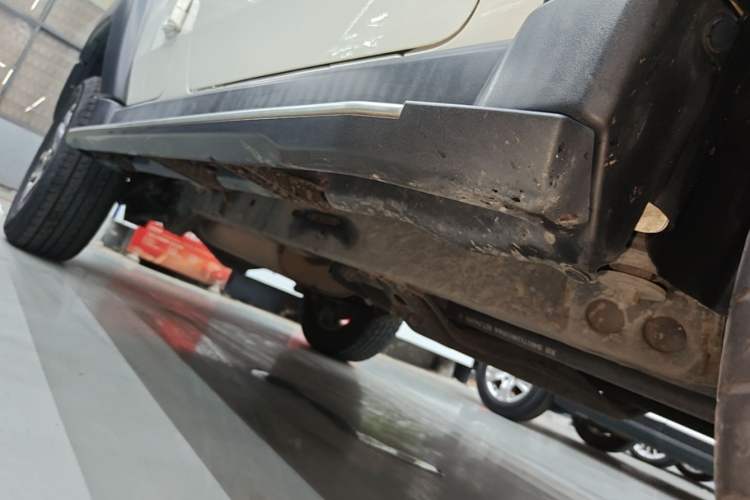 Used BAIC Off-Road BJ40 2016 40L 2.3T Automatic All-Wheel Drive Premium Edition Right Side Sill