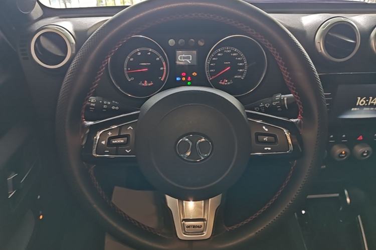 Used BAIC Off-Road BJ40 2016 40L 2.3T Automatic All-Wheel Drive Premium Edition Steering Wheel