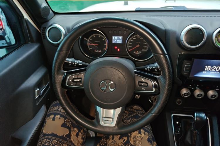 Used BAIC Off-Road BJ40 2016 40L 2.3T Automatic All-Wheel Drive Premium Edition Steering Wheel