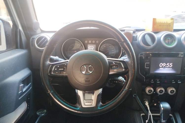 Used BAIC Off-Road BJ40 2016 40L 2.3T Automatic All-Wheel Drive Premium Edition Steering Wheel