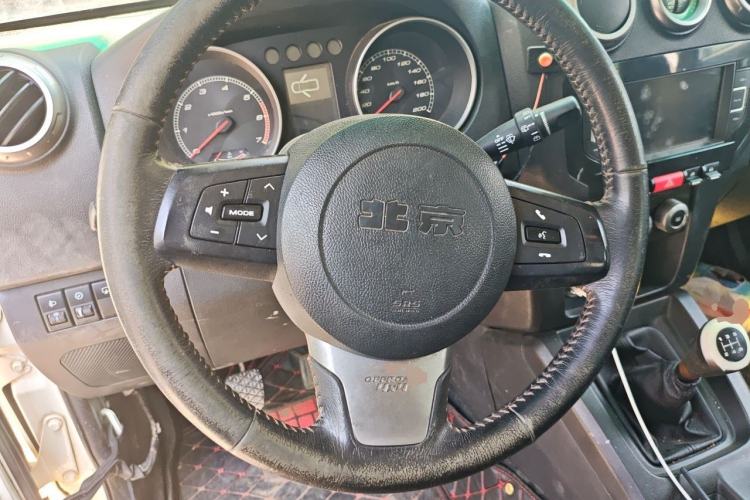 Used BAIC Off-Road BJ40 2016 2.0T Manual Four-Wheel Drive Prestige Edition Steering Wheel