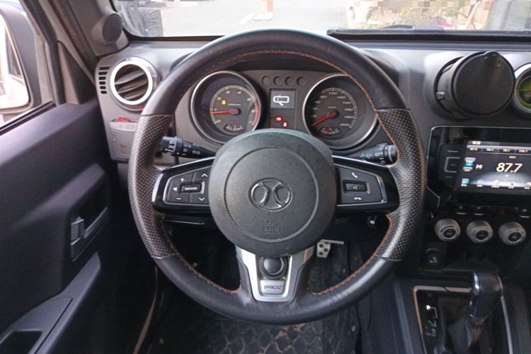 Used BAIC Off-Road BJ40 2016 2.3T Automatic Two-Wheel Drive Prestige Edition Steering Wheel
