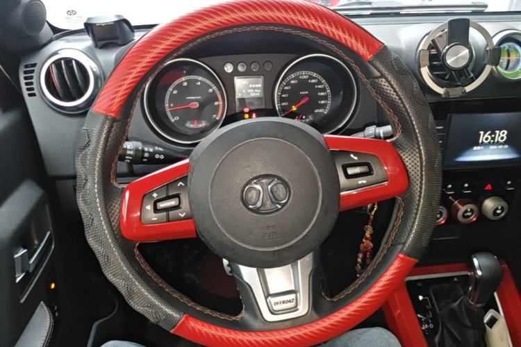 Used BAIC Off-Road BJ40 2016 40L 2.3T Automatic All-Wheel Drive Premium Edition Steering Wheel