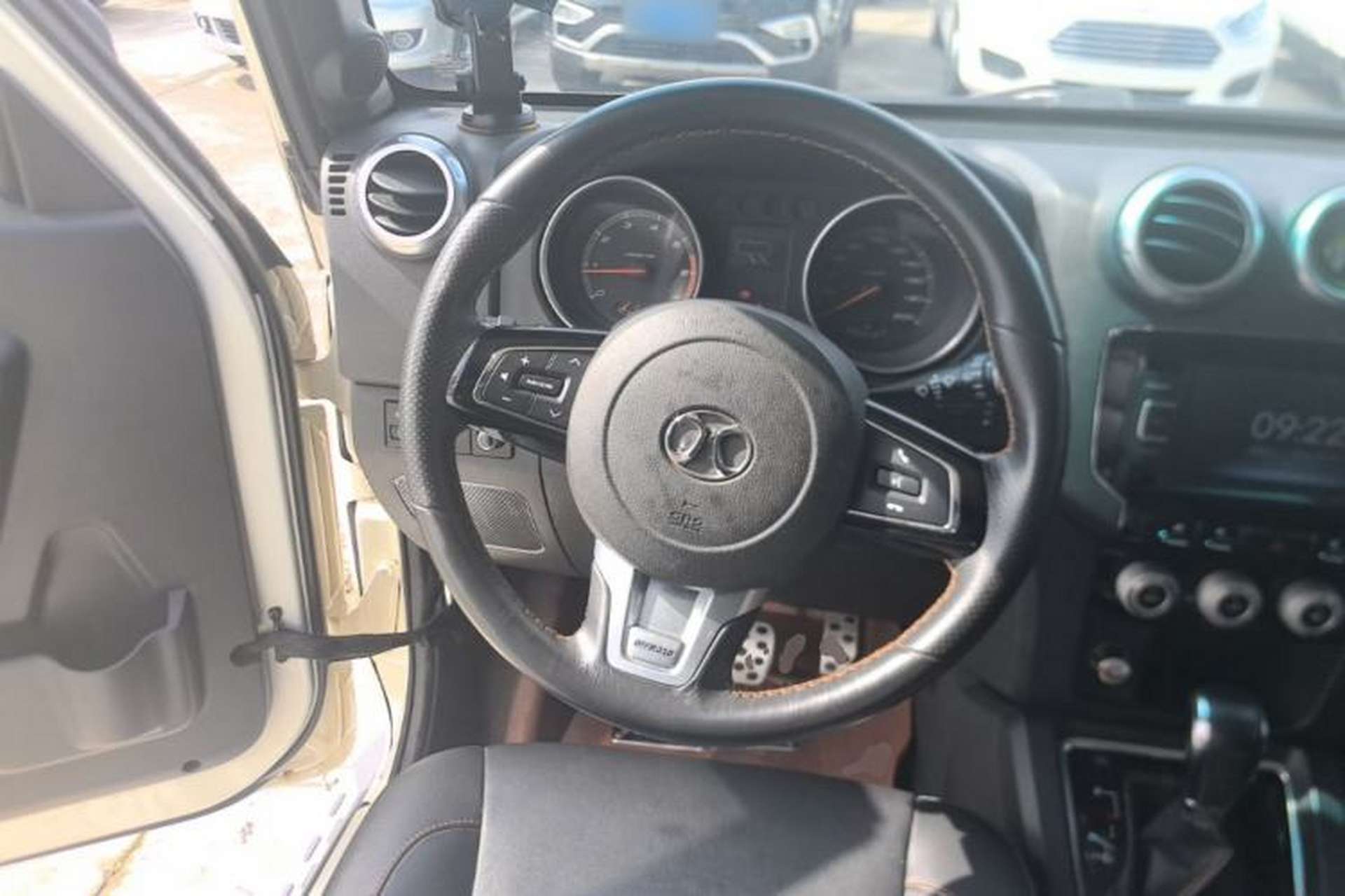 Used BAIC Off-Road BJ40 2016 40L 2.3T Automatic All-Wheel Drive Premium Edition Steering Wheel