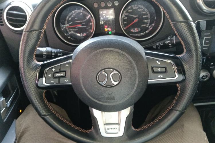 Used BAIC Off-Road BJ40 2016 40L 2.3T Automatic All-Wheel Drive Premium Edition Steering Wheel
