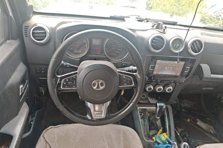 Used BAIC Off-Road BJ40 2016 40L 2.3T Automatic All-Wheel Drive Premium Edition Steering Wheel
