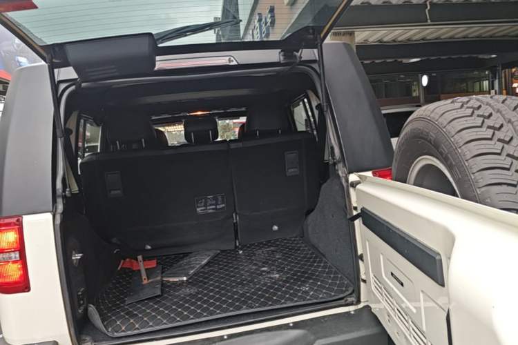 Used BAIC Off-Road BJ40 2016 40L 2.3T Automatic All-Wheel Drive Premium Edition Trunk