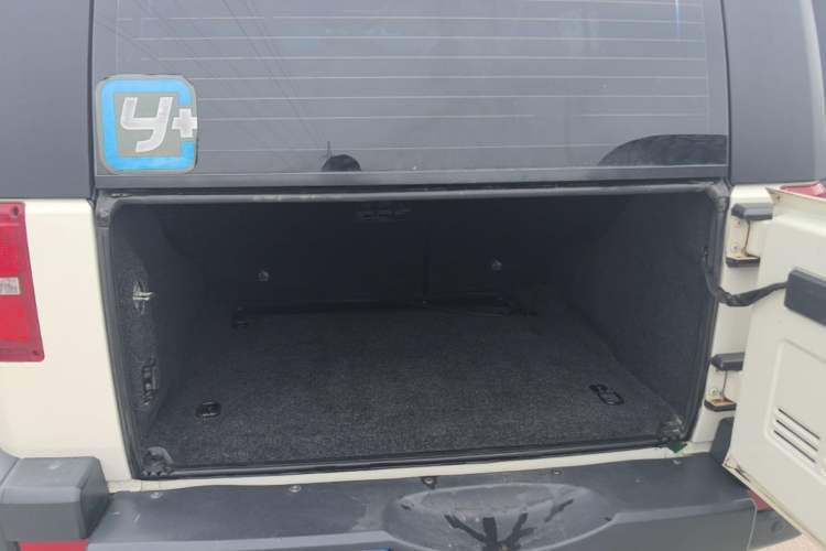 Used BAIC Off-Road BJ40 2016 40L 2.3T Automatic All-Wheel Drive Premium Edition Trunk