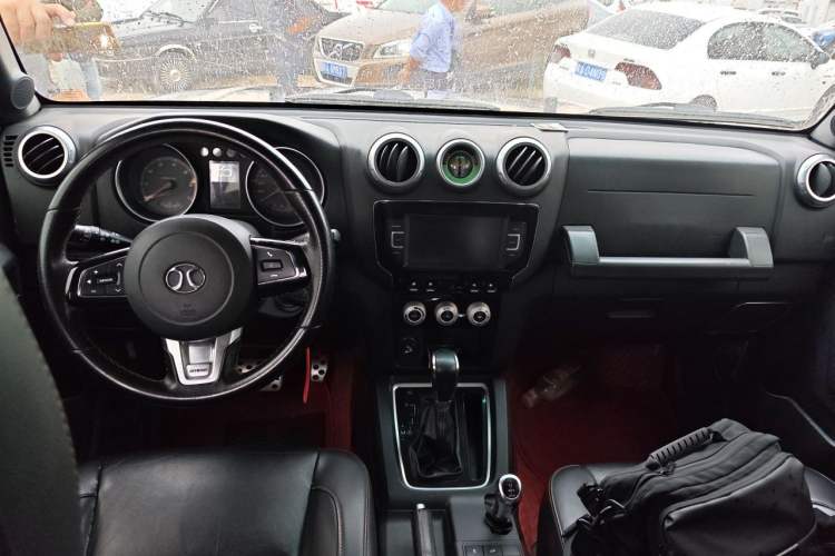 Used BAIC Off-Road BJ40 2017 40L 2.3T Automatic All-Wheel Drive Ring of the Tower Champion Edition Center Console