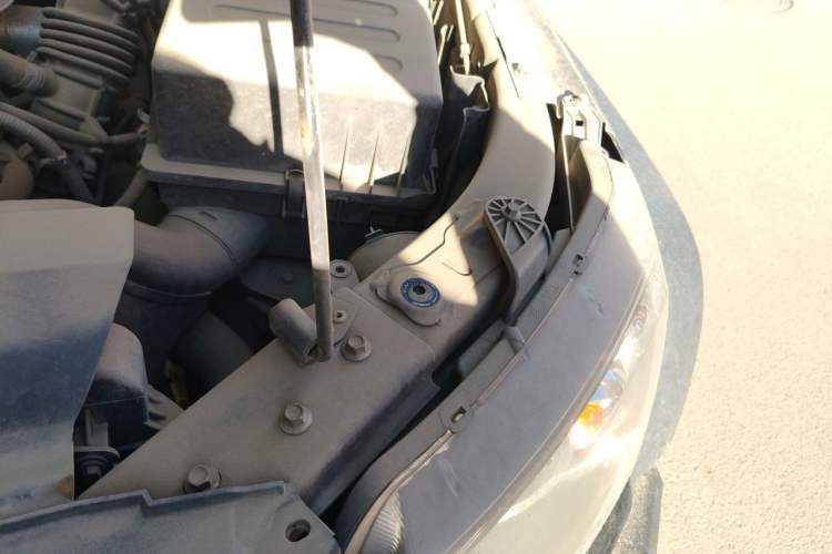 Used BAIC Off-Road BJ40 2017 40L 2.3T Automatic All-Wheel Drive Ring of the Tower Champion Edition Engine Bay Left