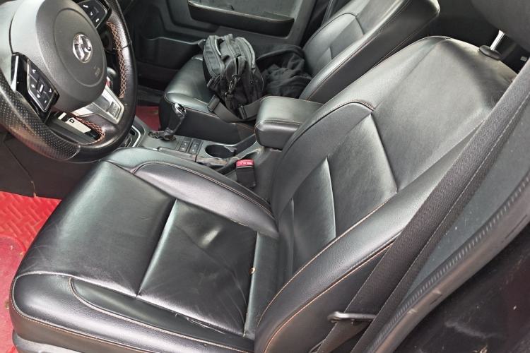 Used BAIC Off-Road BJ40 2017 40L 2.3T Automatic All-Wheel Drive Ring of the Tower Champion Edition Left Front Seat