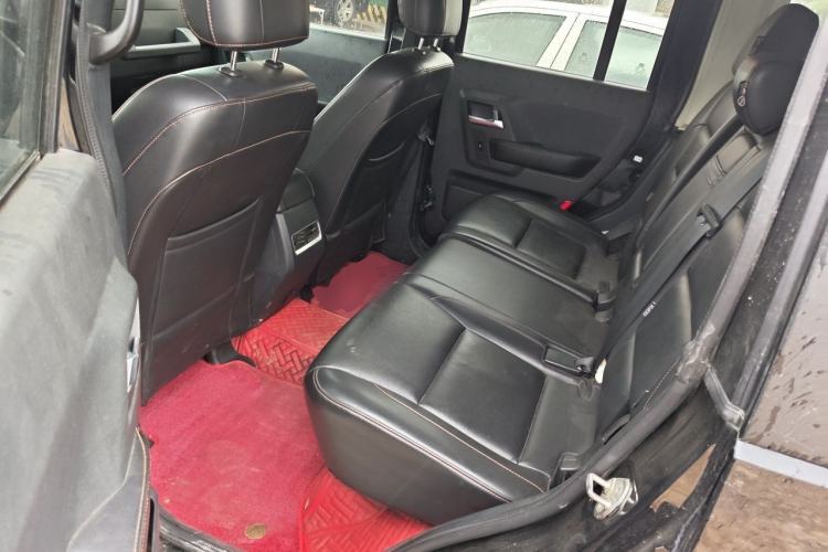 Used BAIC Off-Road BJ40 2017 40L 2.3T Automatic All-Wheel Drive Ring of the Tower Champion Edition Left Rear Seat