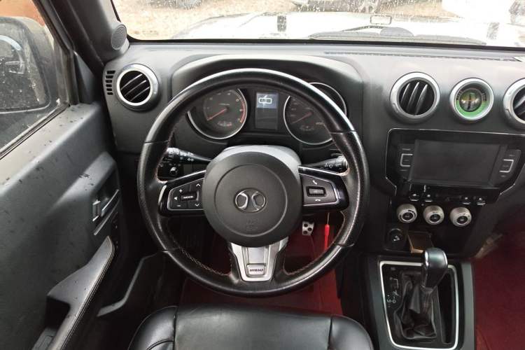 Used BAIC Off-Road BJ40 2017 40L 2.3T Automatic All-Wheel Drive Ring of the Tower Champion Edition Steering Wheel