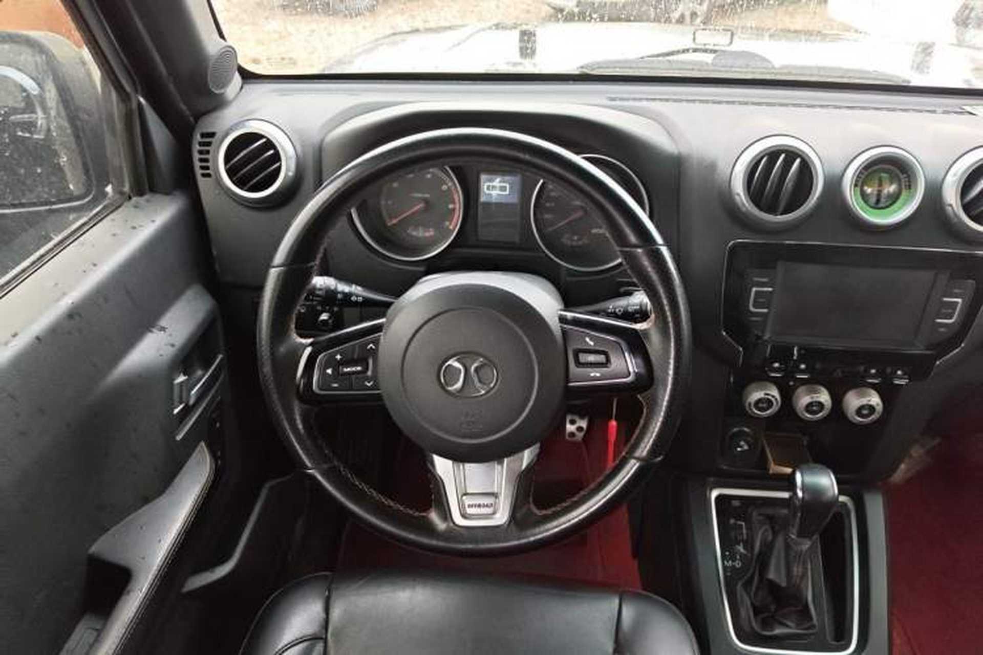 Used BAIC Off-Road BJ40 2017 40L 2.3T Automatic All-Wheel Drive Ring of the Tower Champion Edition Steering Wheel