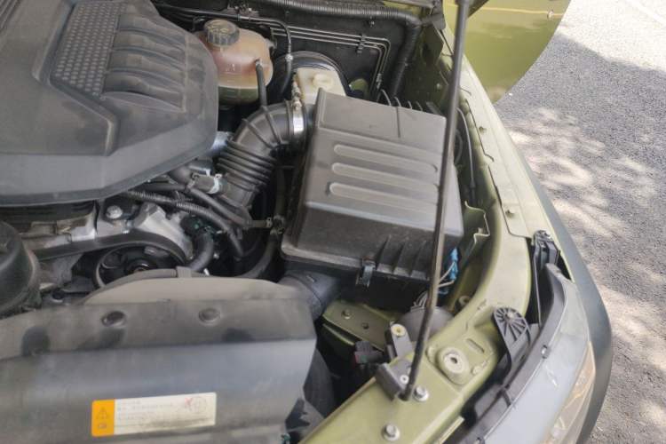 Used BAIC Off-Road BJ40 2017 40L 2.3T Automatic All-Wheel Drive Ring of the Tower Champion Edition Engine Bay Left